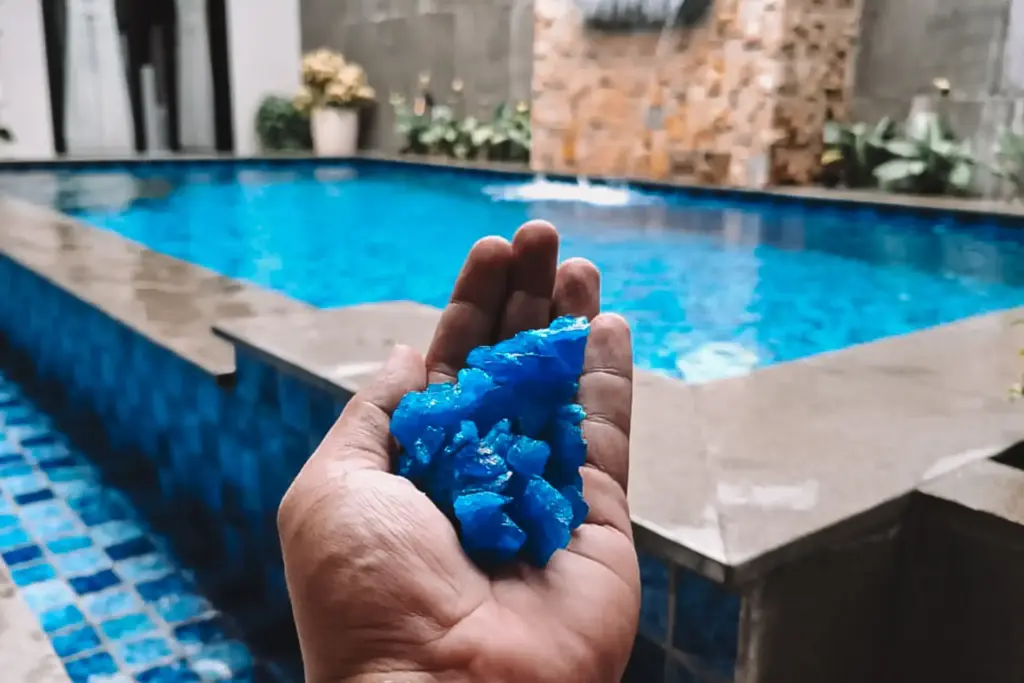 Mengenali Pentingnya Menyeimbangkan Kadar Air Kolam Renang