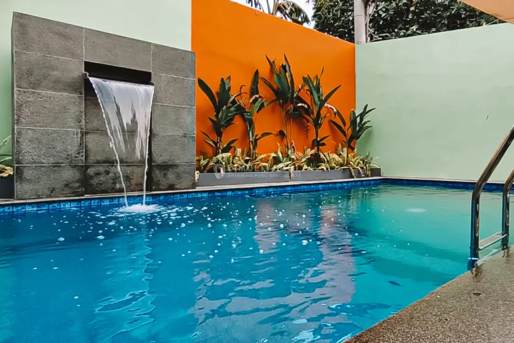 Menjernihkan Air Kolam Renang Berbusa