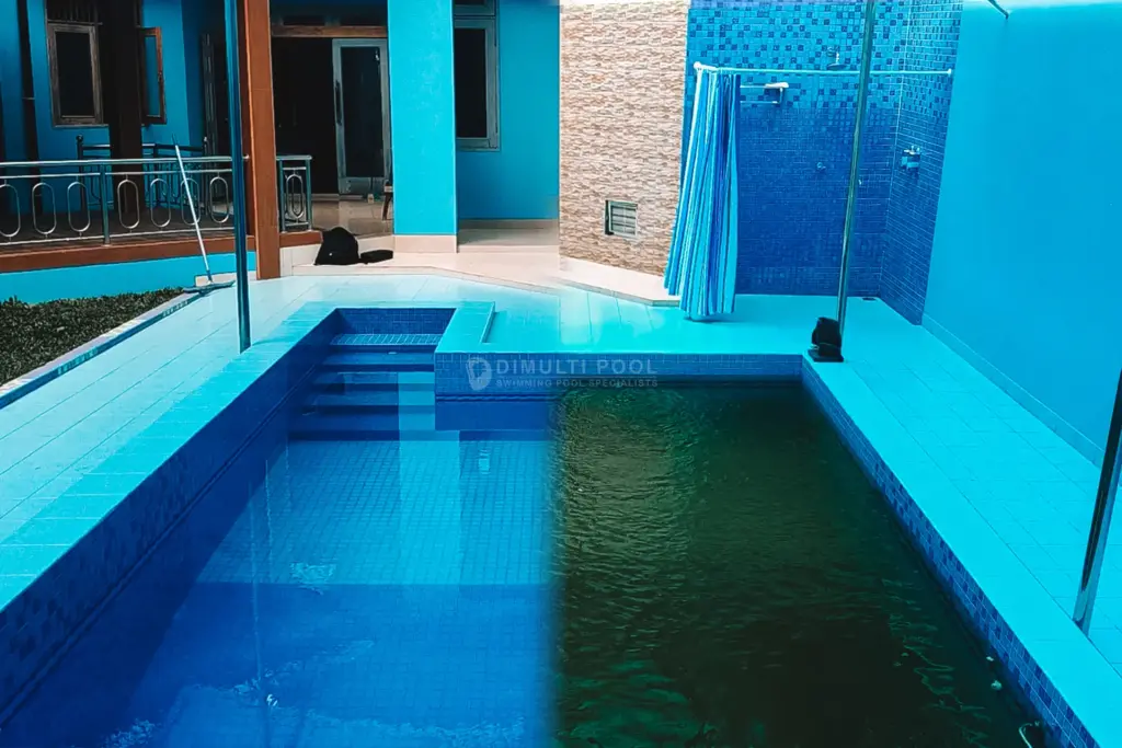 Penyebab dan Cara Menjernihkan Air Kolam Renang Berlumut