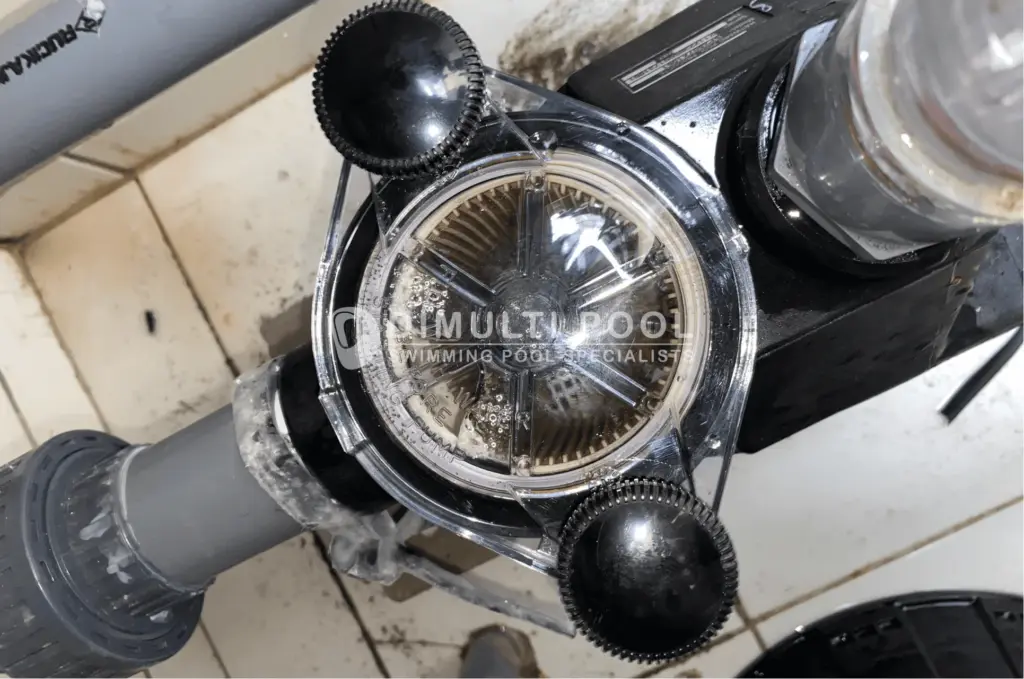 Basket strainer pompa kolam renang.