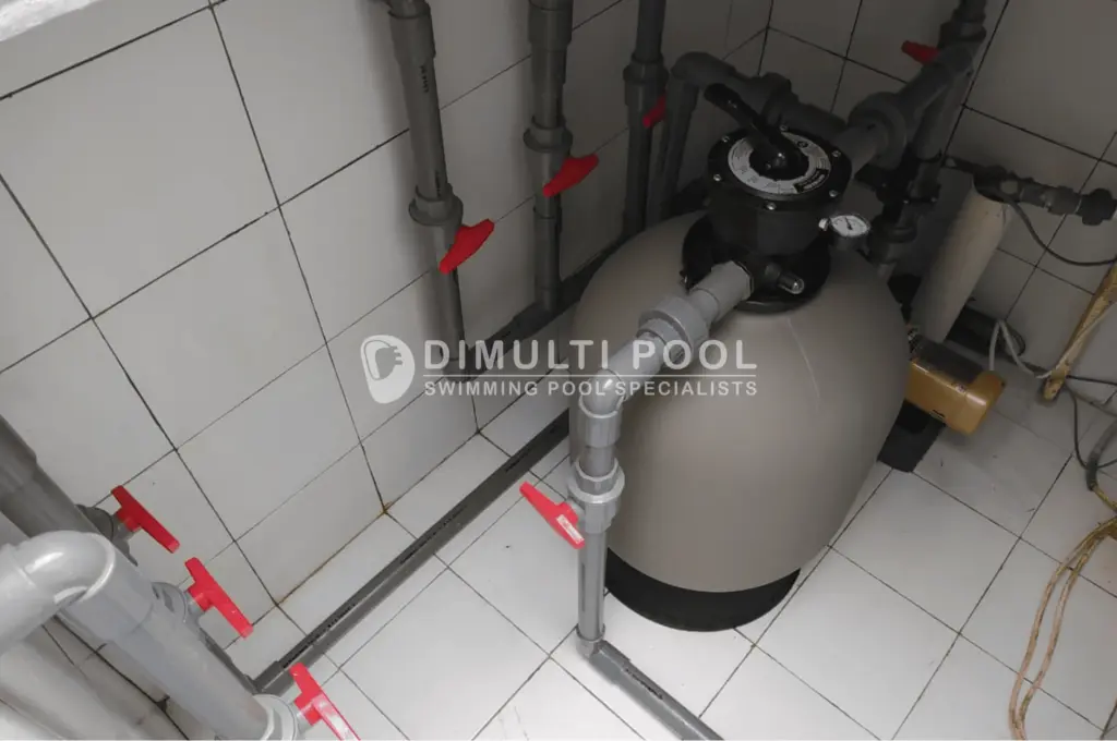 Contoh instalasi pemipaan filter kolam renang.