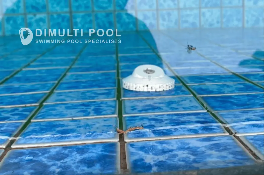 Inlet fitting kolam renang yang sudah terpasang.