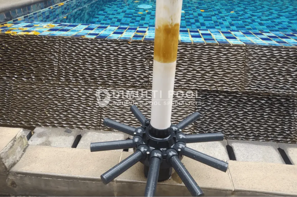Lateral pada filter pasir kolam renang.