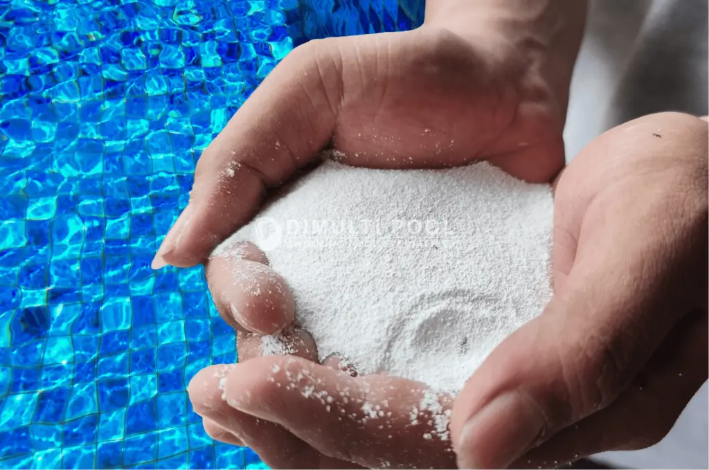 Obat kaporit kolam renang.