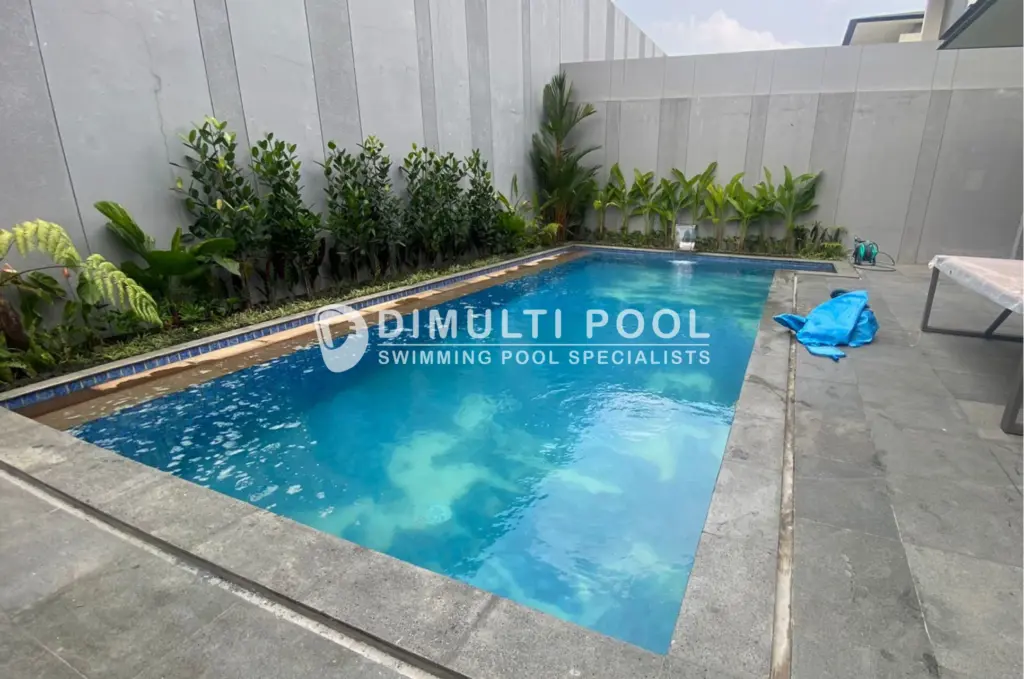 Salah satu proses dalam treatment awal kolam renang air garam. Ini langkahnya.