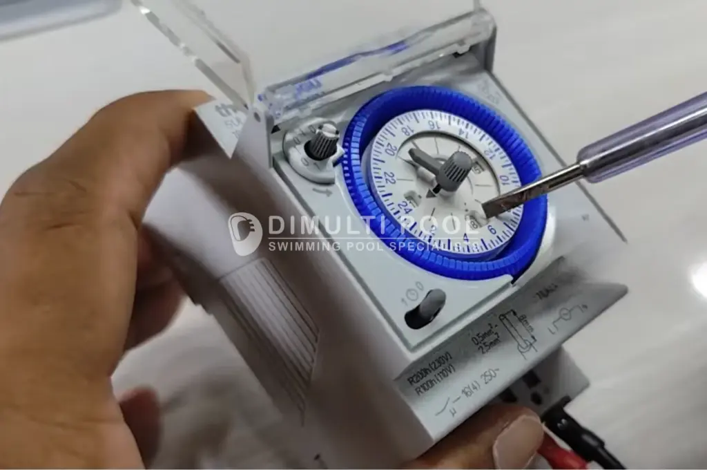 Timer kolam renang. Ini semua yang perlu diketahui.