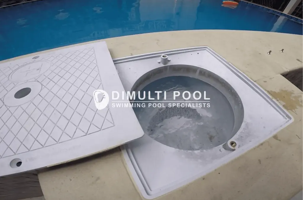 Tutup skimmer box kolam renang