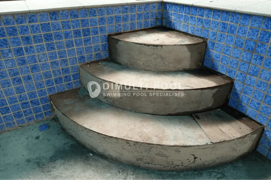 Contoh membuat trap tangga beton kolam renan.