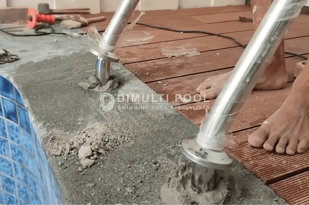 Contoh pemasangan tangga stainless steel kolam renang.